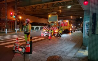 大阪市中央区南久宝寺町付近 車線規制・歩道切り回し（西宮営業所）
