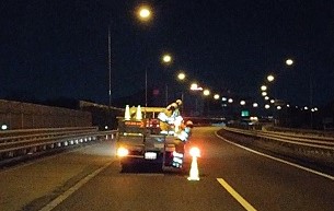 中央自動車道 上り線 走行車線規制（八王子多摩営業所）