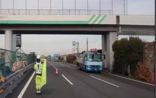 東北自動車道 上り線 追い越し規制（埼玉営業所）
