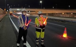 首都高速道路 湾岸東行き 左車線規制（横浜営業所）