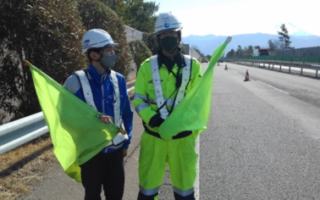 中央自動車道 上り線 車線規制（甲府営業所）