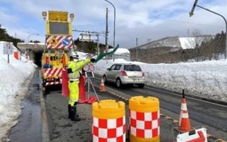 国道276号線 滝笛トンネル 車線規制（札幌営業所）