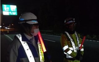 横浜横須賀道路　上り線 第一走行車線規制（横浜町田営業所）