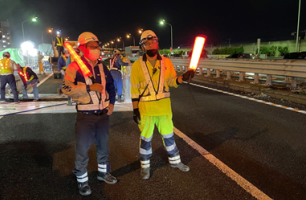 中央自動車道 下り線 便乗規制（八王子多維持営業所）