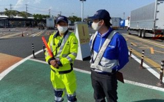 東名高速道路 上り線 海老名SA誘導業務（御殿場営業所）