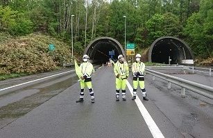 札樽自動車道 上り線 追越車線規制（札幌営業所）