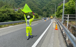 中央自動車道 上り線 走行車線規制（飯田営業所）