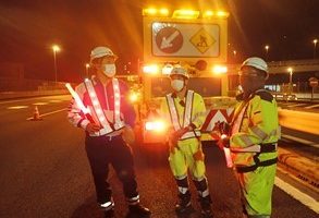 首都高速道路湾岸線 西行き 右ＷＡ規制（港北営業所）