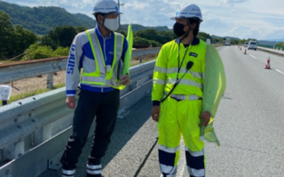 中央自動車道 下り線 走行車線規制（甲府営業所）