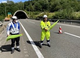 道央自動車道 下り線 走行車線規制（札幌営業所）