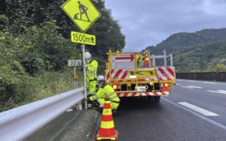 中央自動車道 上り線 追越車線規制 (八王子多摩営業所)