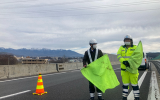 中央自動車道　上り線　走行車線規制（諏訪営業所）