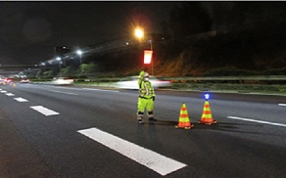 東名高速道路上り線走行車線規制（横浜町田営業所）