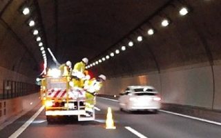安全パトロール 首都圏中央連絡自動車道 走行車線規制（八王子多摩営業所）