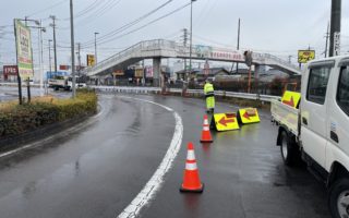 中央自動車道　側道上下線 片側交互通行規制（名古屋西営業所）