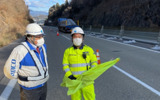 東海北陸自動車道 下り線 走行車線規制（名古屋営業所）