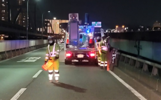 大阪中央環状線 下り線 右車線規制（西宮営業所）
