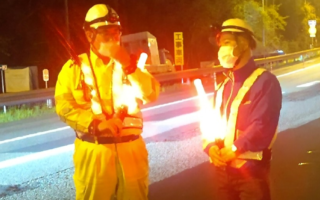 所長パト 横浜横須賀道路 上り線 車線規制（横浜町田営業所）