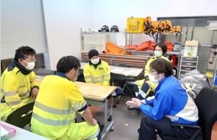 送り出しパトロール 中央自動車道 追越車線規制（八王子多摩営業所）