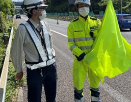 所長パト 東名高速道路 上り線 走行車線規制（沼津営業所）