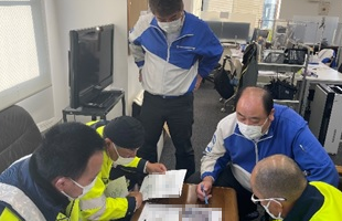 所長パト 都道 早稲田通り 上り線 車線変移規制（加平営業所）