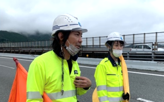 安全パト 中央自動車道 上り線 車線規制（八王子多摩営業所）