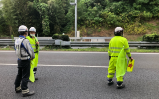 安全パト 上信越自動車道 上り線 走行車線規制（営業本部）