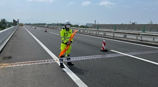 安全パト 道央自動車道上り線走行車線規制（札幌営業所）