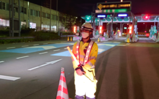 安全パト 横浜横須賀道路 上下線 通行止め規制（横浜町田営業所）