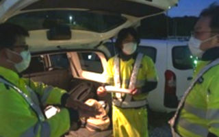 所長パト 道央自動車道　札幌南Cランプ下り線ランプ規制（札幌営業所）