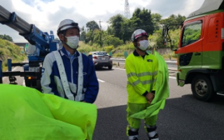 中央自動車道 上り線 走行車線規制（諏訪営業所）
