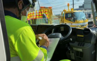 安全パト 東名高速道路 上下線 追越車線規制（厚木営業所）