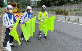 安全パト 小田原厚木道路 上り線 走行車線規制（平塚営業所）