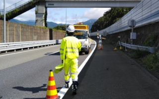 所長パト 東名高速道路 下り線 走行車線規制（御殿場営業所）