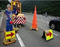 中央自動車道 下り線 走行車線規制（大月営業所）