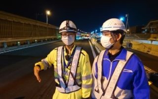 東名高速道路 上り線 2/3走行規制（厚木営業所）