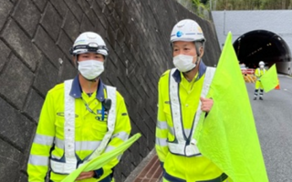 安全パト 小田原厚木道路 上り線 走行車線規制（平塚営業所）