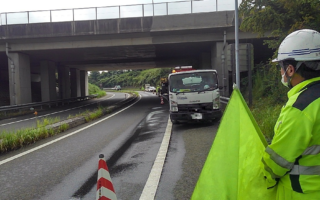 館山自動車道　OFFランプ　左路肩下り線路肩規制（千葉営業所）
