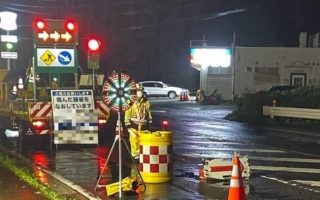 国道20号線 片側交互通行規制（諏訪営業所）