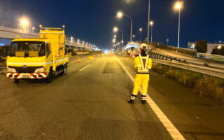 安全パト 東名高速道路 下り線 左2車線規制（厚木営業所）