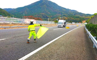 安全パト 中央自動車道 上り線 走行車線規制（大月営業所）