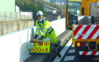 所長パト 西湘バイパス 上り線 走行車線規制（平塚営業所）