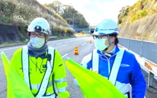 安全パト 小田原厚木道路 下り線 追越車線規制（平塚営業所）