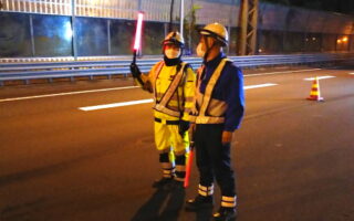 所長パト 横浜横須賀道路 下り線 車線規制（横浜町田営業所）