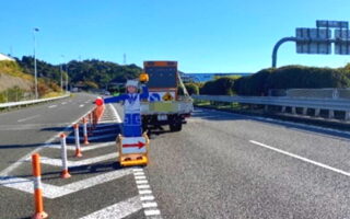 安全パト 東名高速道路 上り線 走行車線規制（沼津営業所）