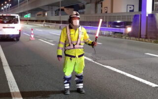 安全パト 阪神高速道路３号神戸線 路下 浜手幹線西行き車線規制（西宮営業所）