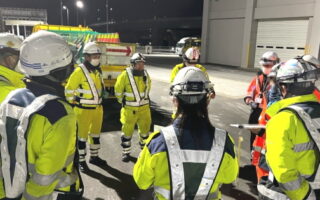 送り出し教育 東名高速道路 下り線 追越車線規制（厚木営業所）