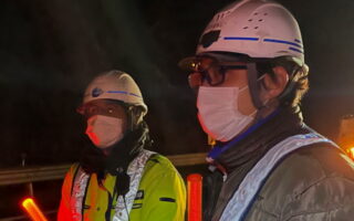 安全パト 中央高速道路 上り線 右2車線規制（八王子多摩営業所）