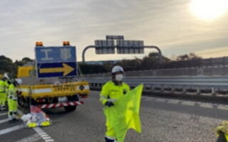 安全パト 東名高速道路 上り線 走行車線規制（沼津営業所）