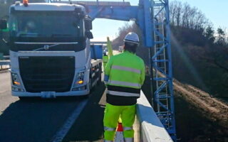 安全パト 中央自動車道 下り線 走行車線規制（甲府営業所）